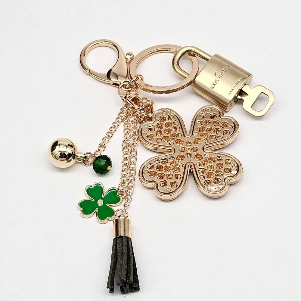 Authentic LV Gold Padlock & Key 🔑 Bag Charm / Unbranded Keychain Combo - Picture 7 of 8